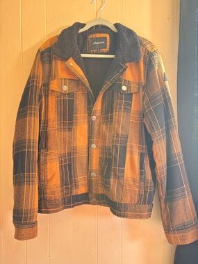 Aeropostale Men's Plaid Sherpa-Lined Jacket in Mustard and Black
